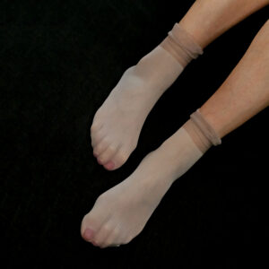 גרבי משי בז' עם דנטל